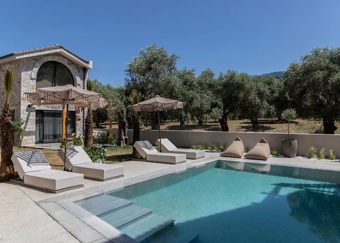 Nikoleta Luxury Villa