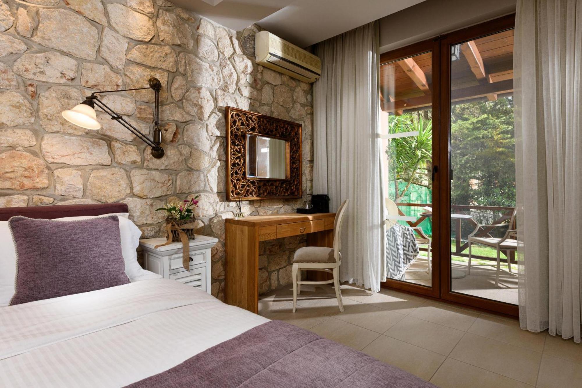 Hotel Nikoleta And 3*
